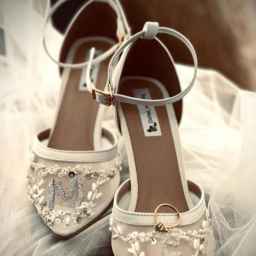 Drisa, bridal shoes and accessories in Sari