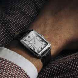 Flower watch exchange, sale of men's wristwatches in Saqqez Kurdistan