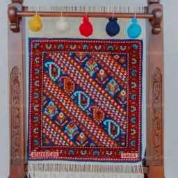 Carpet weaving by Mr. Salmani, sales and training of carpet weaving and carpet weaving in Rasht