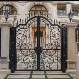 Precision production, manufacturing iron patterned doors and windows in Shahrood