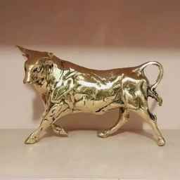 Hema sculpture