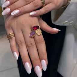 Samaneh Sadegh Nia Nail Planting Services