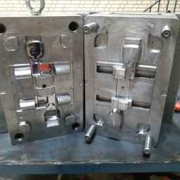 Davoodi Molding