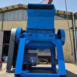 Clean wheel plastic mill