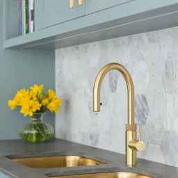 Almas kitchen appliances store in Bandar Abbas