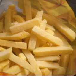 Meşhed'de yarı hazırlanmış ve dondurulmuş Shulen patates dilimleri