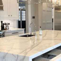 Quartz and Corinne Diamond in Babylon