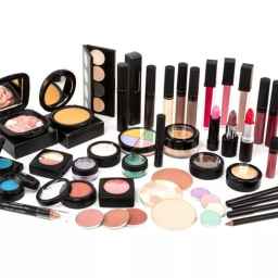Consultant and seller of beauty and care products of Yekta Beauty in Rasht