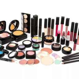 Georgian-born cosmetics in Shiraz