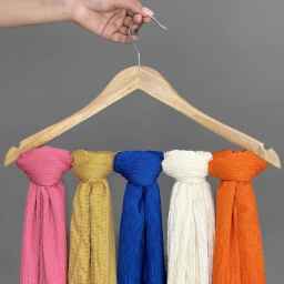 Sale and distribution of exquisite shawls and scarves in Zanjan