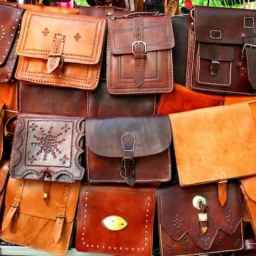 Selling all kinds of Kiani leather products in Tehran