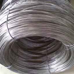 Hasanlu's ribbed and plain wire tensioning workshop in Tehran