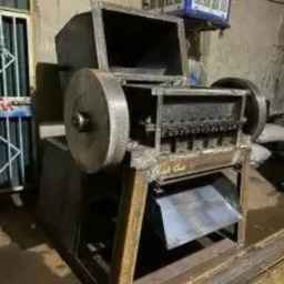 Heydar Mozaffari mill workshop in Tehran