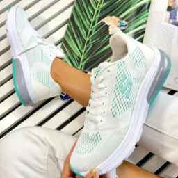 Bind men's and women's sports shoes store in Shiraz