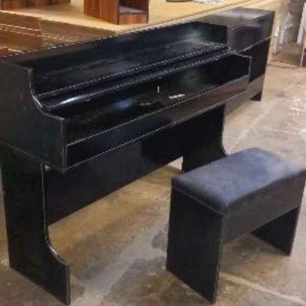 piano table