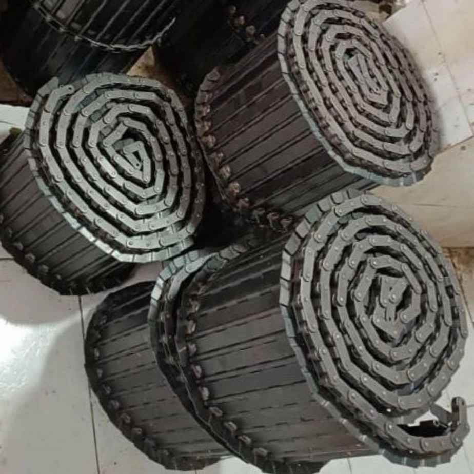 Pottery chain