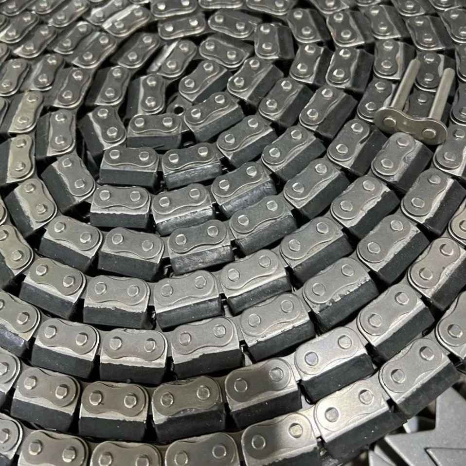 Chain with 60 tires