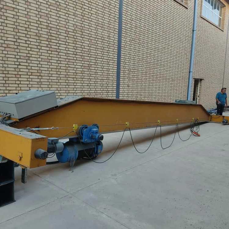 Single bridge overhead crane