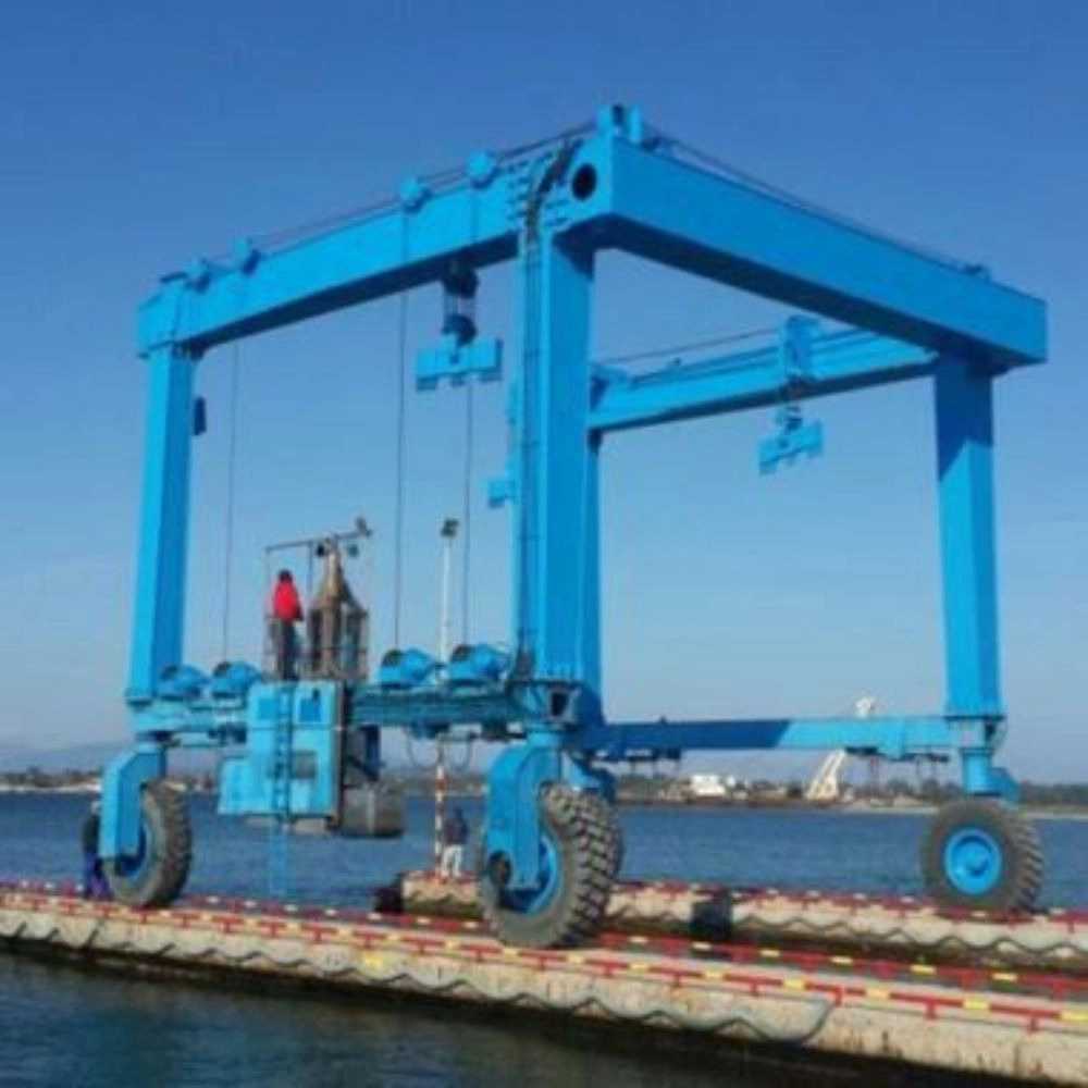 Mobile or boat crane