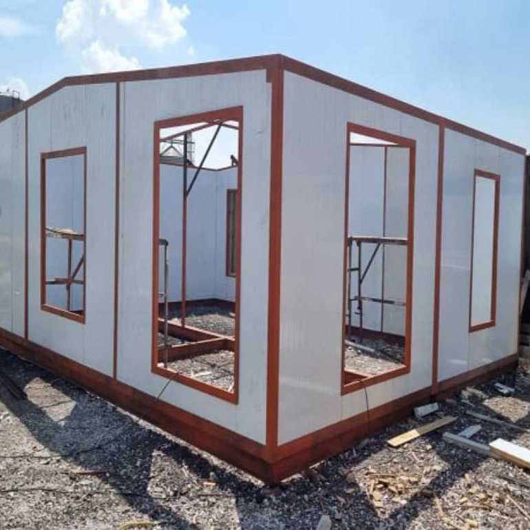 Sandwich panel