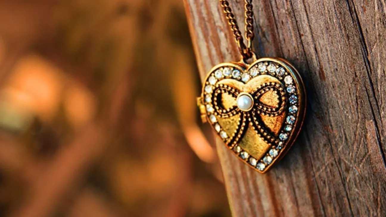 God's goldsmith is the best and most experienced goldsmith in Rasht