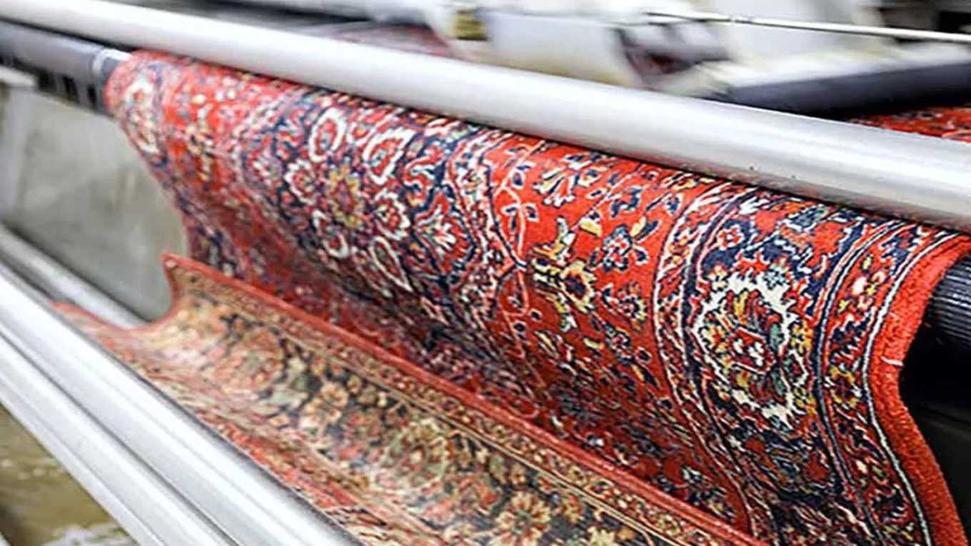 تنظيف السجاد آليًا بالكامل للنساء في الدير