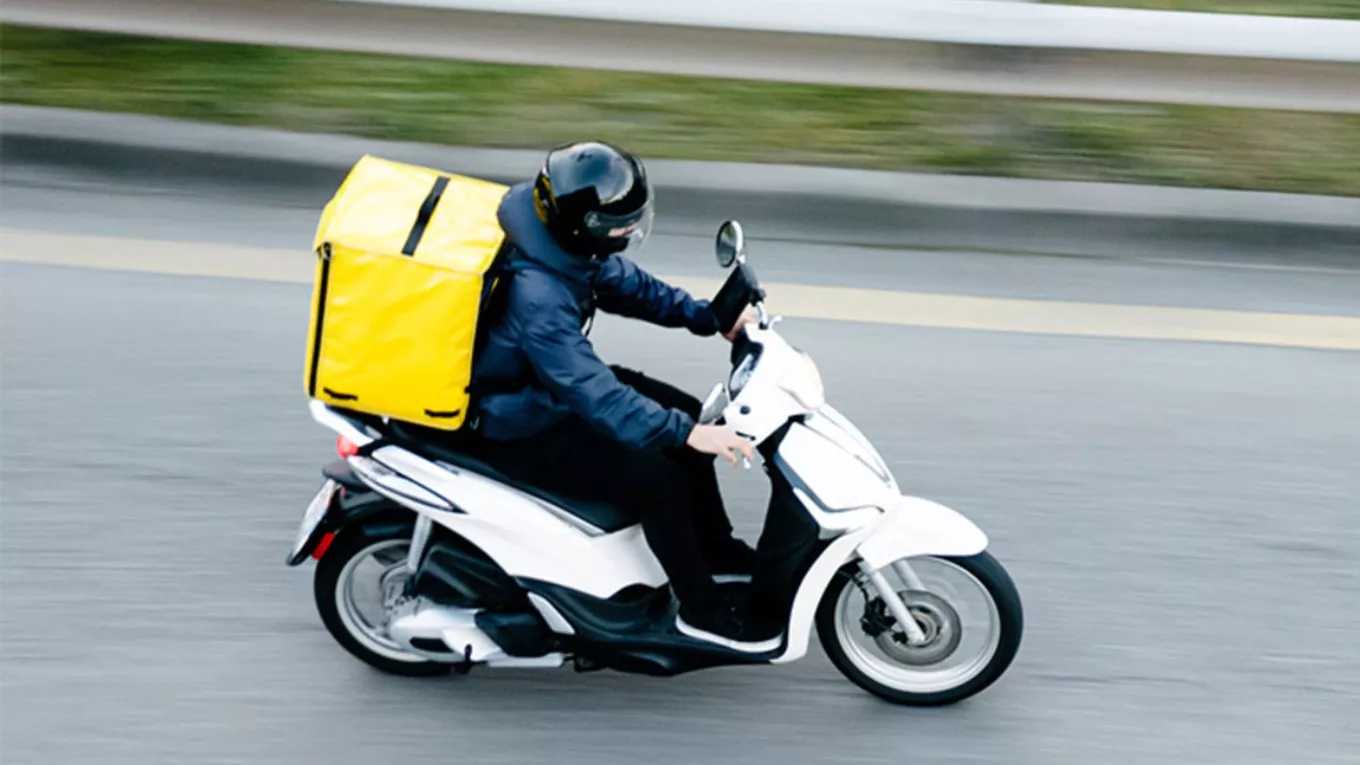 Fayazi Courier in Tehran