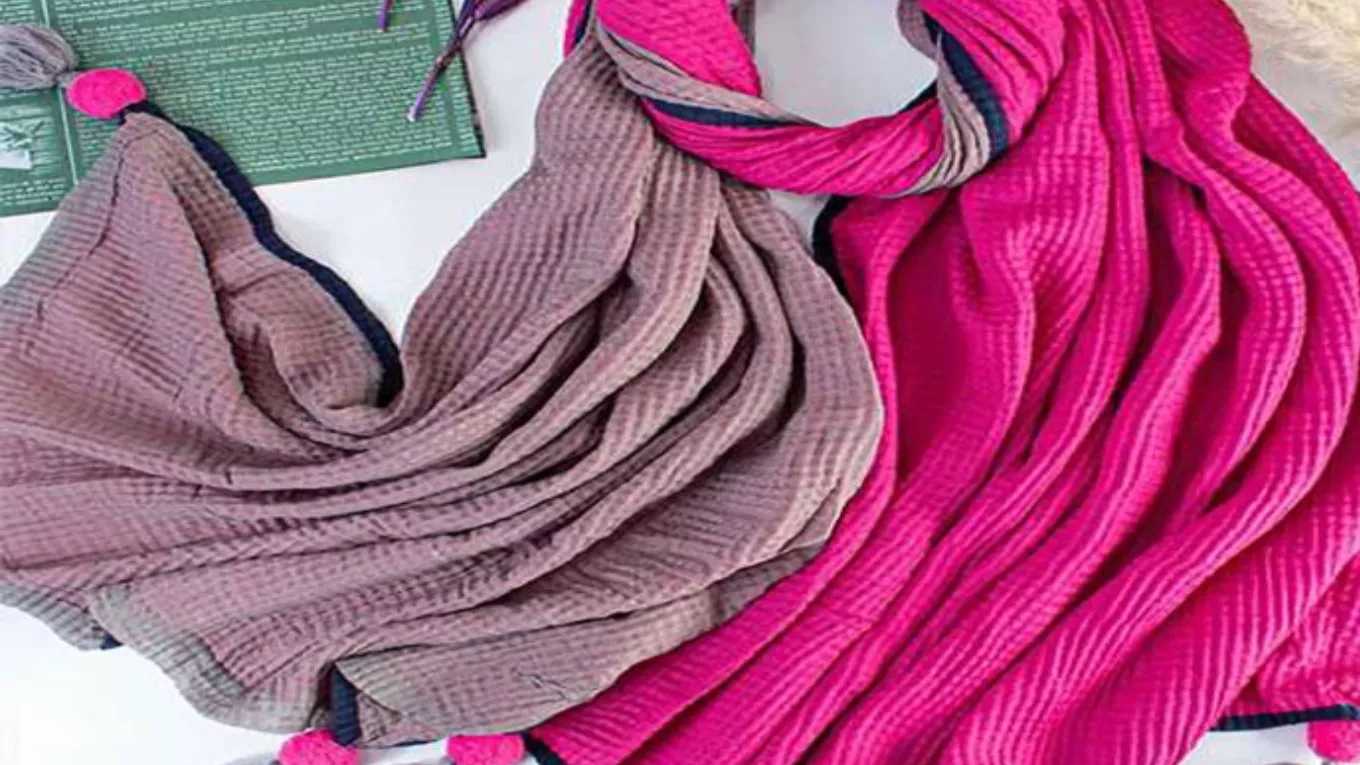 Circulation shawls and scarves in Tehran