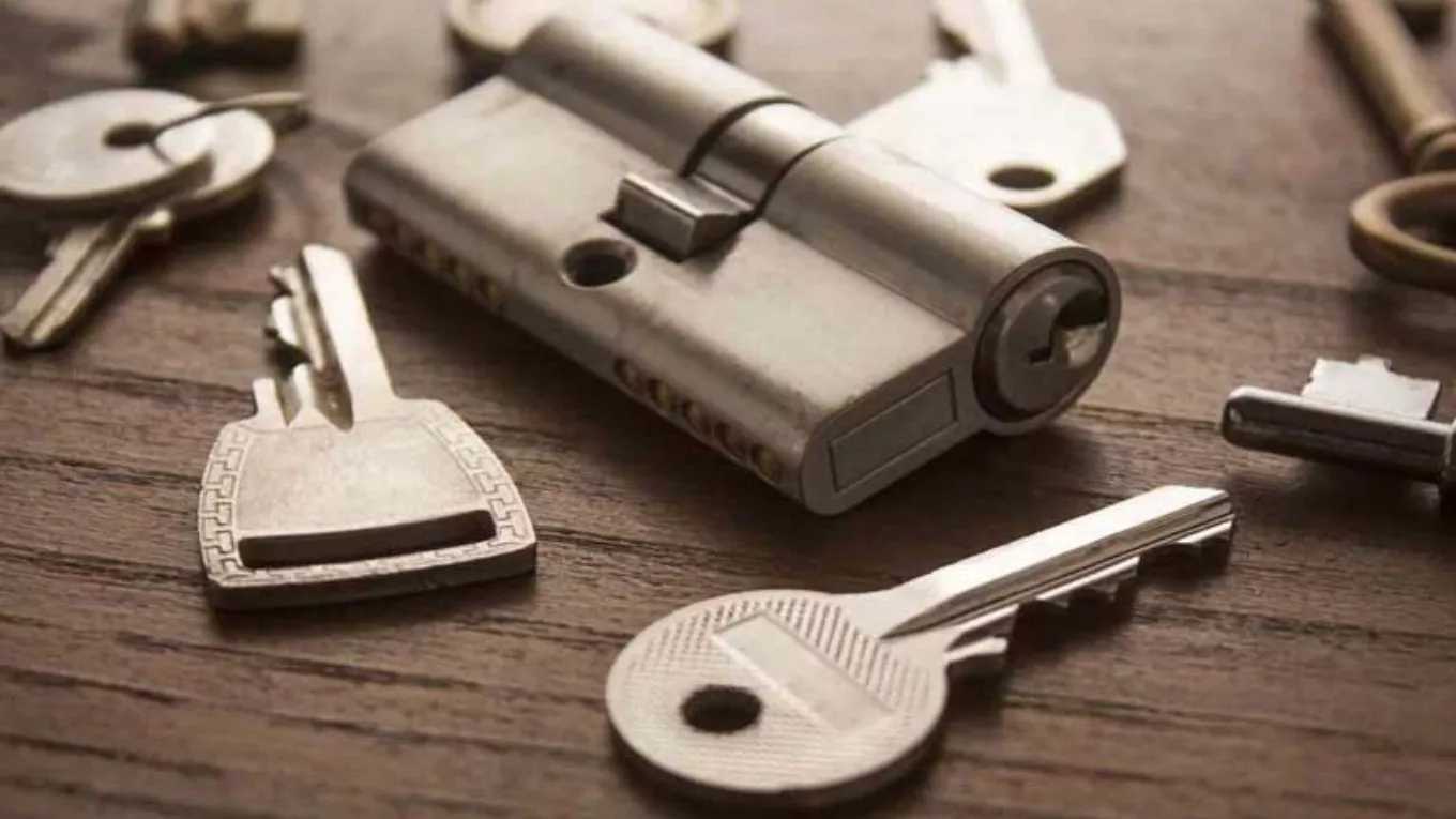 Round-the-clock keying of Gil Kar in Rasht