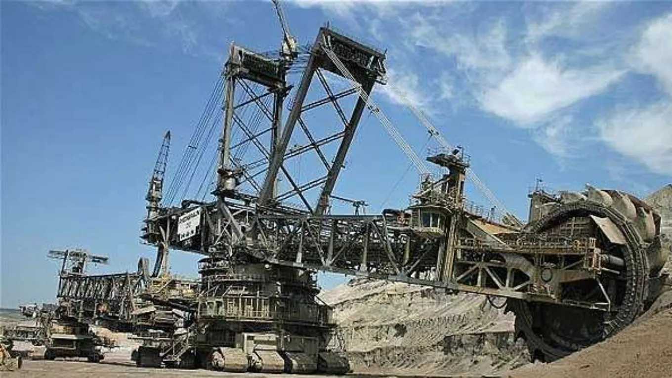 Buying and selling the import of drilling machine parts and Dawoodi diesel engines in Tehran