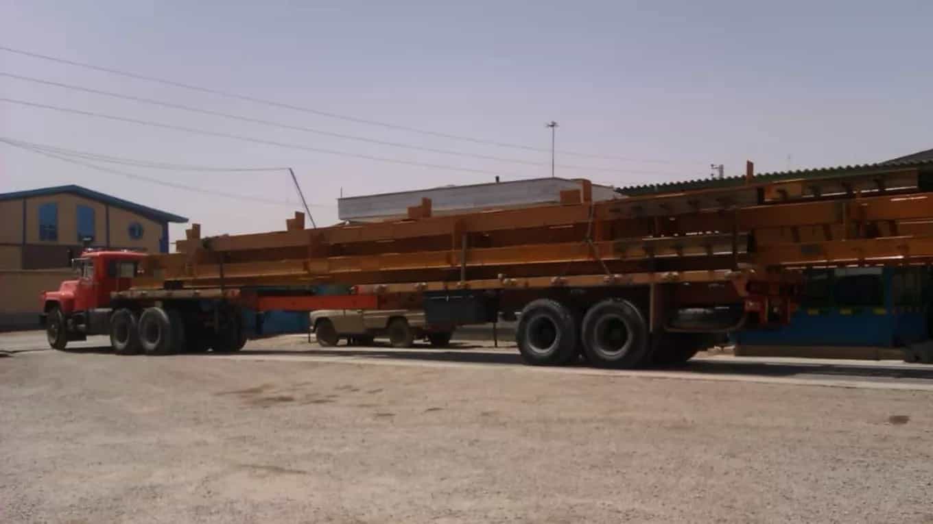Yüksek binaların metal yapılarının taşınması