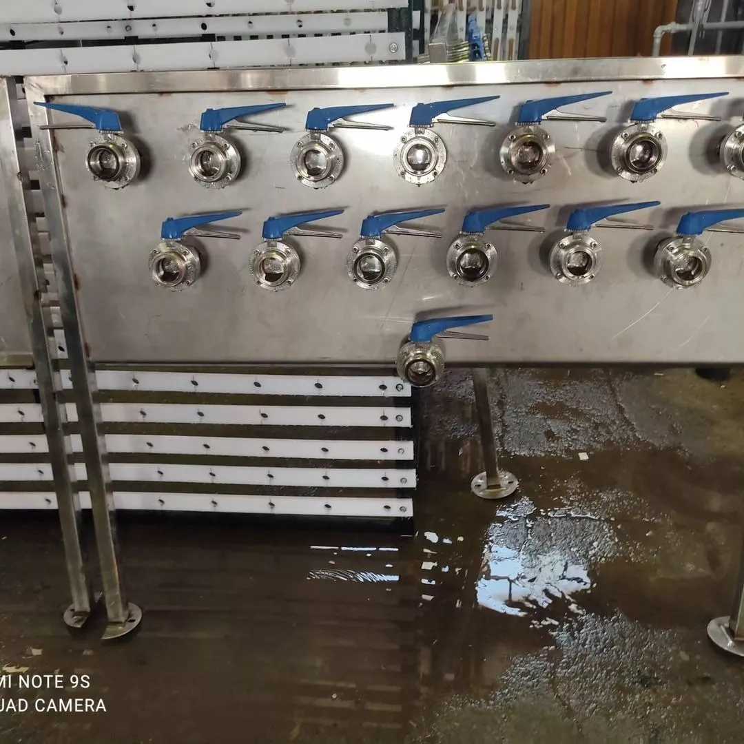سه دستگاه ترمینال چهارده تایی با سایز لوله ۵۱ دارای ۱۴ عدد شیر کلاجدار و ۱۴ عدد مهره ماسوره و ورق سه میل با قیمت خیلی مناسب برای فروش موجود می‌باشد.