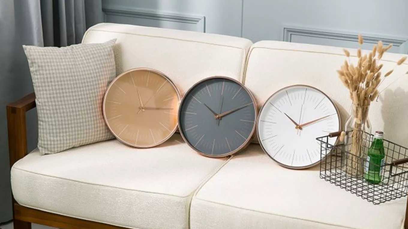 Manufacturer of wall clocks and Suntime advertising, managed by Nikbakht in Tehran