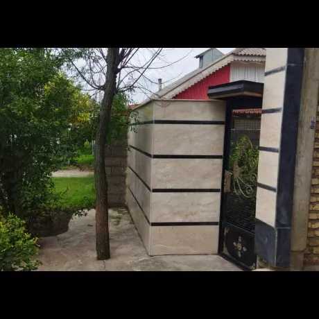 ●۱۵۰متر زمین  ●دودهانه مغازه ● طبقه اول ۹۰ متر ●طبقه دوم ۸۰ متر بنا ● دوخواب ۲۰ متر  قیمت: دومیلیاردوهفتصد میلیون