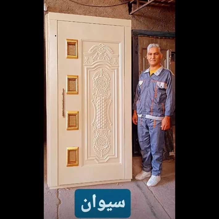 تولید درب لولایی و کابین آسانسوردرطرح‌ها ومدلهای مختلف