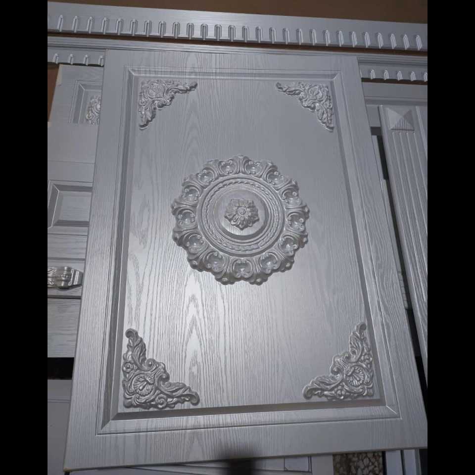 درب کابینت ممبران و نئوکلاسیک در طرح ها و رنگ های مختلف