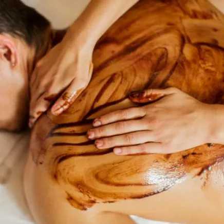 خدمات ماساژ درمانی و فیزیوتراپی