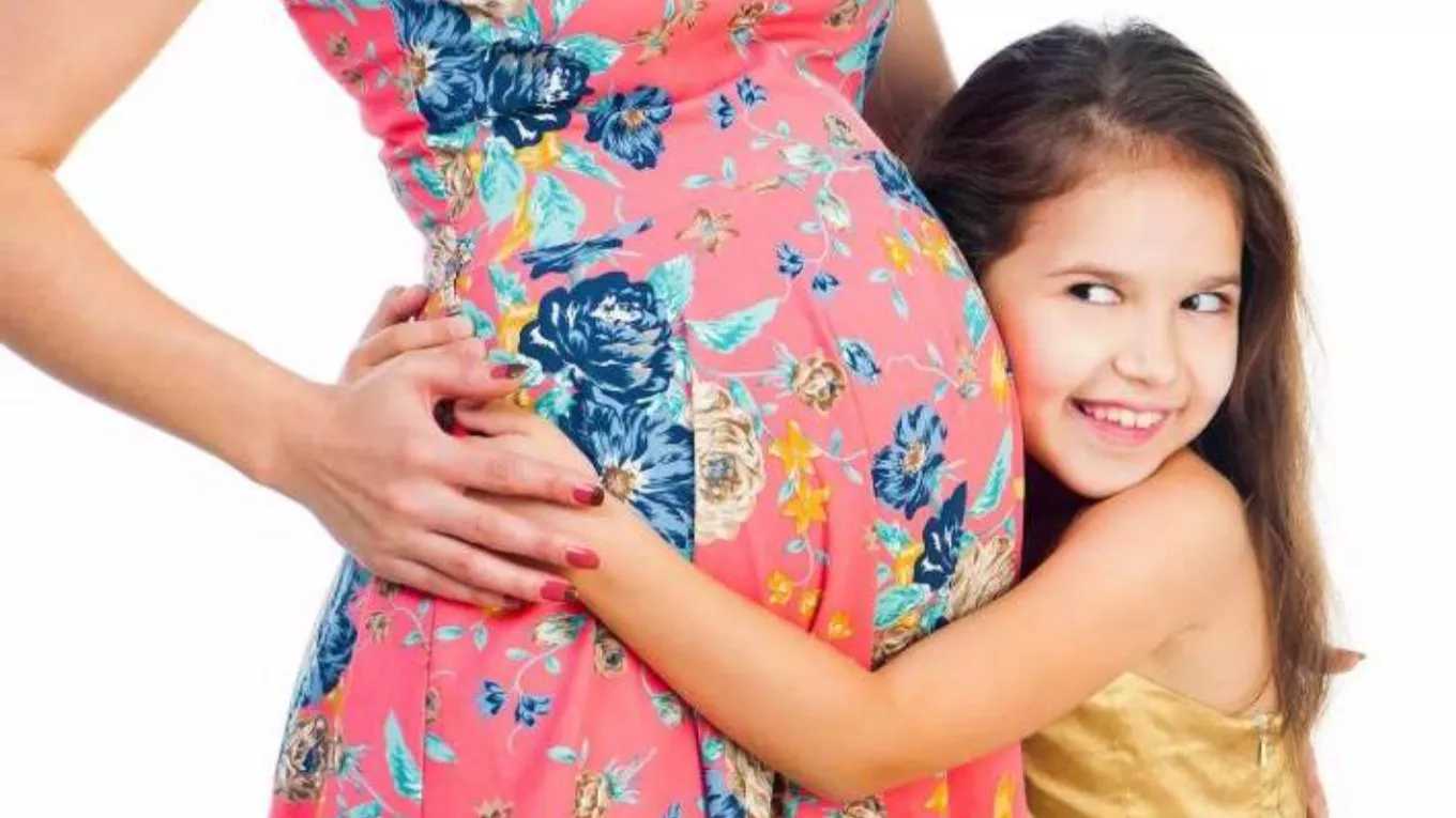 چه نوع بافت‌هایی برای لباس بارداری مناسب هستند؟
