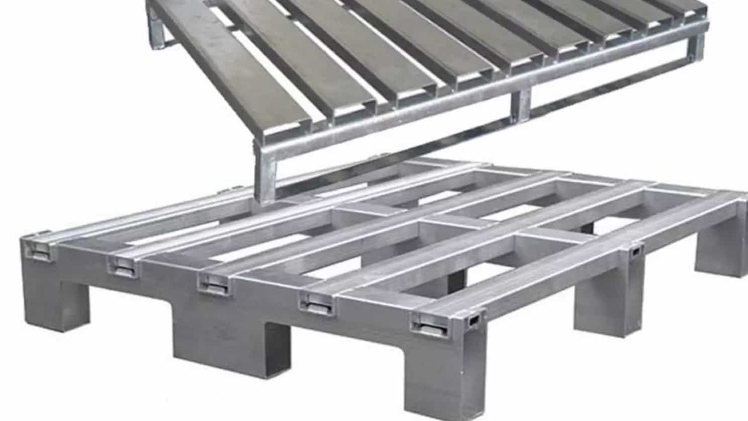 All kinds of metal pallets
