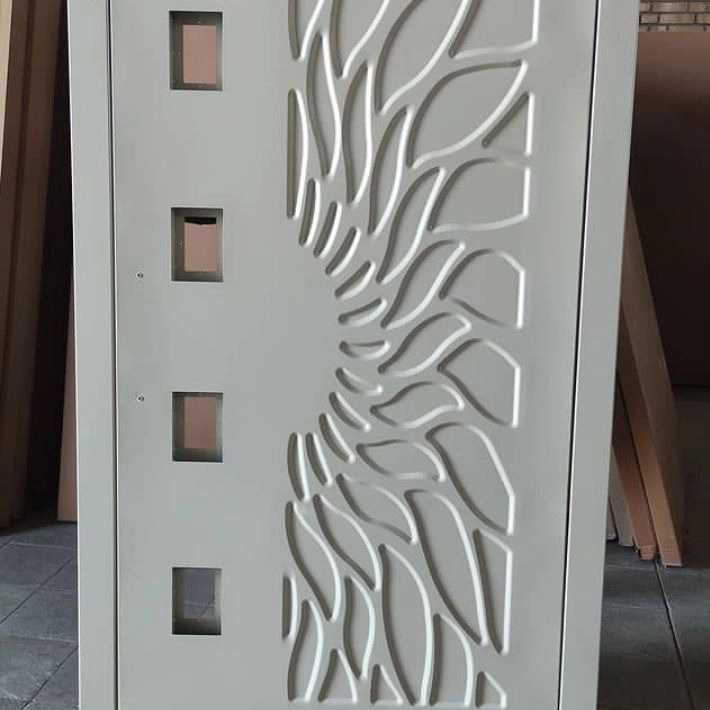 درب آسانسور یگانه