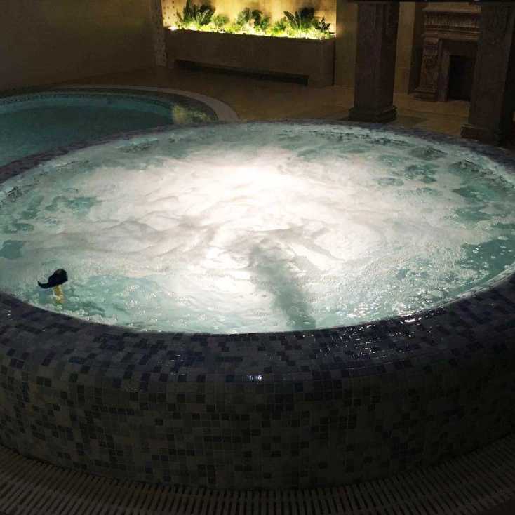 طراحی و ساخت تخصصی استخر و جکوزی آقای استخر