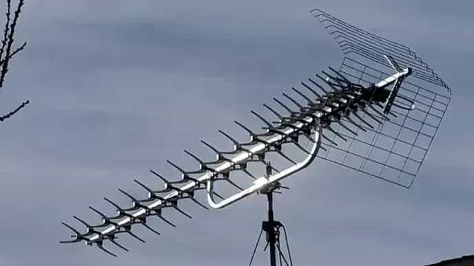 Getting to know the central antenna of the building