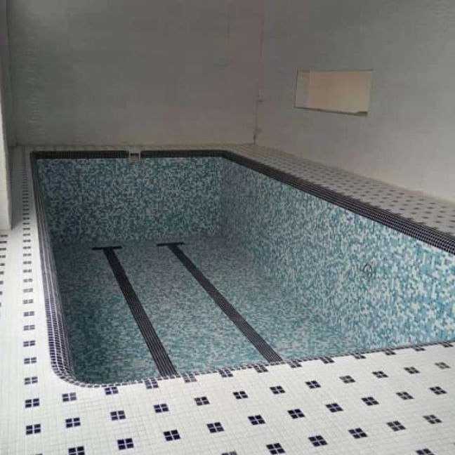 آقای استخر