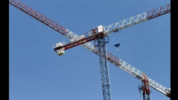 اهمیت اینورتر کردن تاور کرین در چیست؟