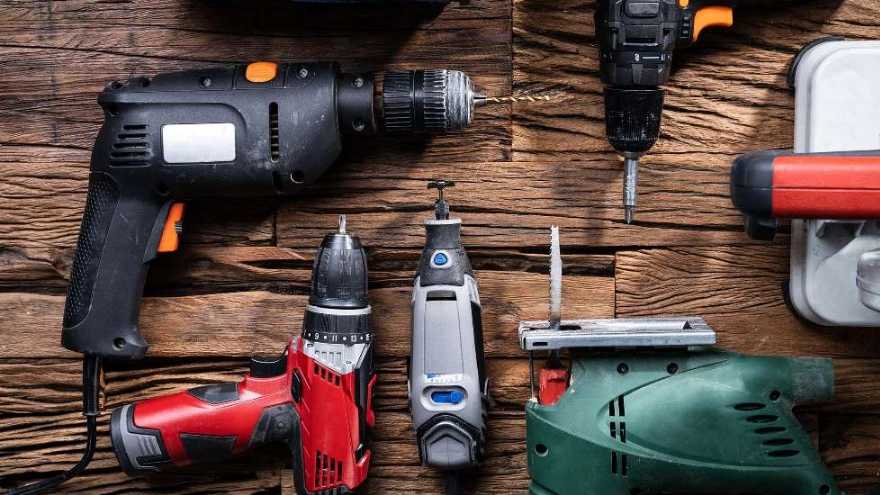 Sale of mechanical tools and Araz Sanat garage in Tehran