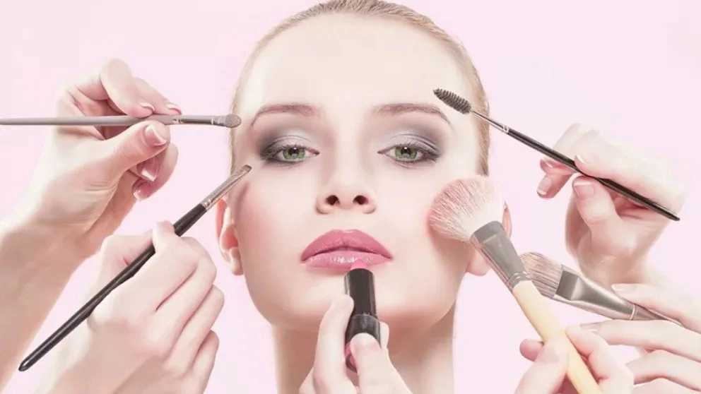 برای شغل آرایشگری از کجا باید شروع کنم؟