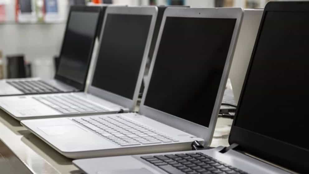 Sale of stock laptops imported from Europe and America in Kurdistan