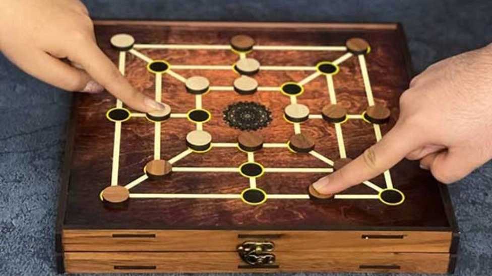 إنتاج وبيع منتجات الطاولة والمحرم الخشبية في أورميا