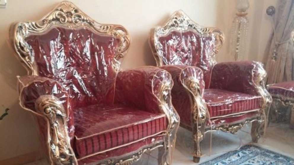 Khorram Bid'de altın kanepe kılıfı tasarlama ve dikme