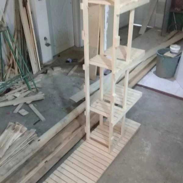 طراحی وساخت انواع استند در اشکال  مختلف